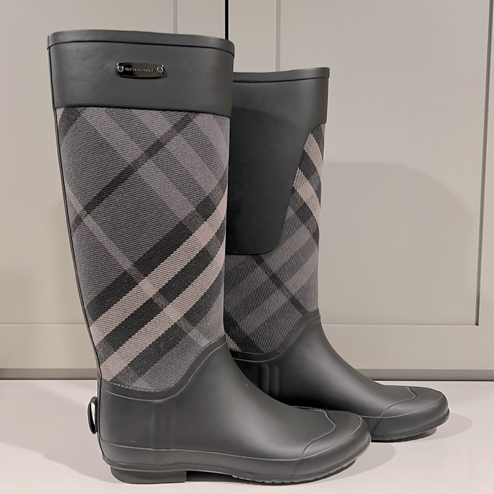 Burberry Clemence rain boot / knee high